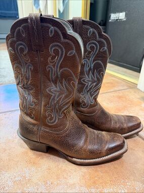 Ariat Brown Leather Women's Western Heeled Boots with Blue Stitching